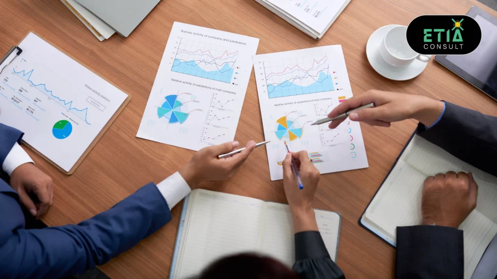 Key components of strategic consulting including market analysis, planning, execution, and performance optimization